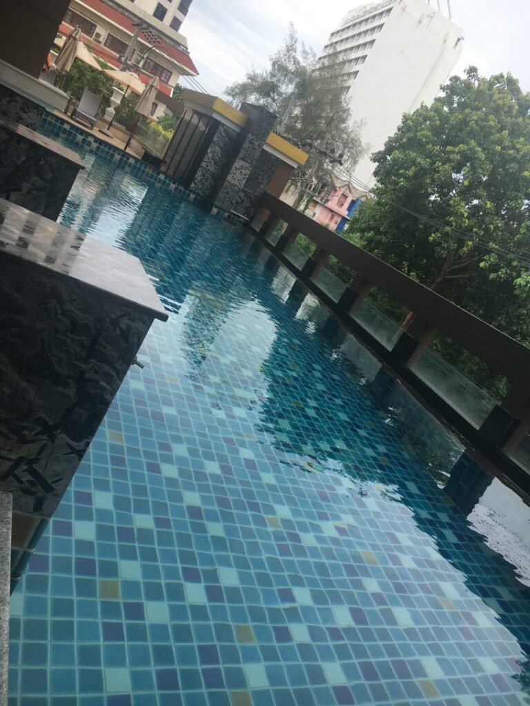 March Hotel, Pattaya (swimming pool)