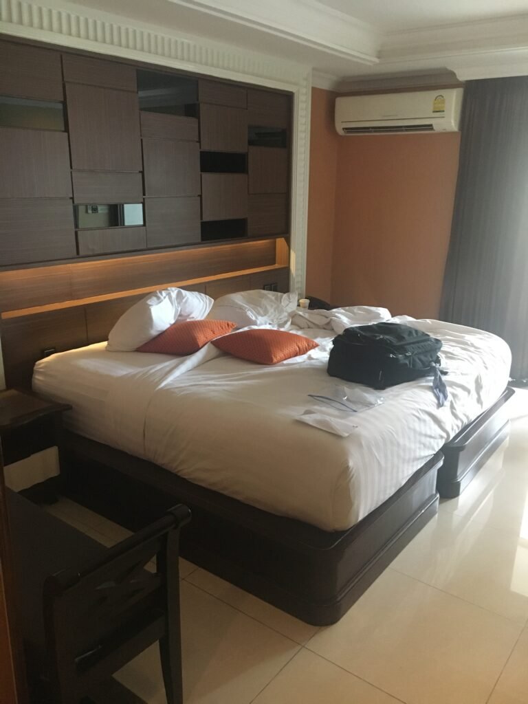 March Hotel - Deluxe Room (basic room)